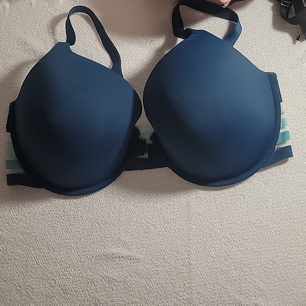 VICTORIA SECRET BRA